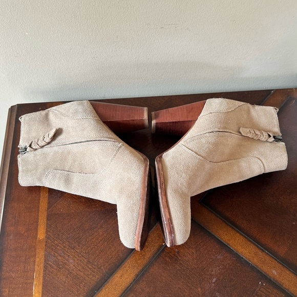 JOIE Dalton Suede Leather Stacked-Heel Bootie Cement 39 (9) Ankle Neutral Nude - Picture 8 of 15